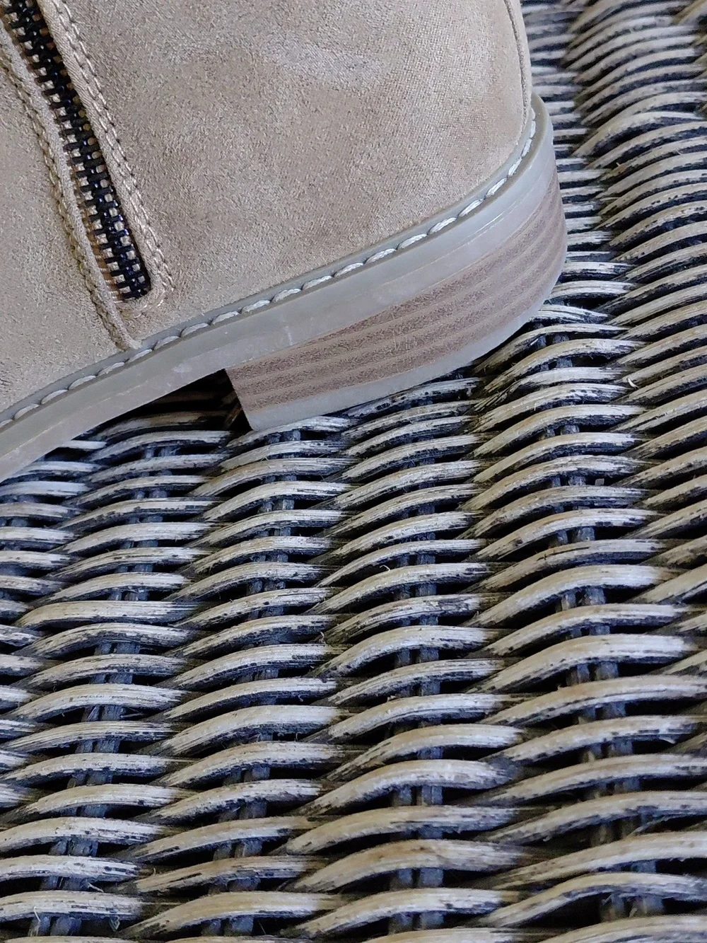 Universal Thread Booties - Picture 2 of 16